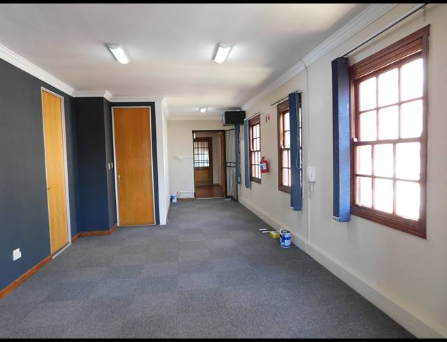200M² OFFICE TO LET IN FERNDALE